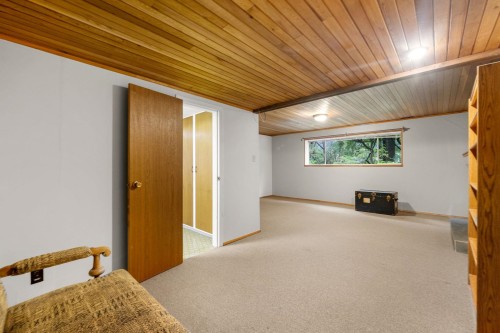 2086 Tompkins Crescent, North Vancouver, BC 