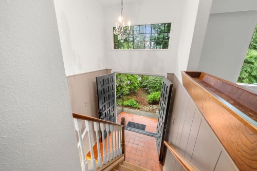 2086 Tompkins Crescent, North Vancouver, BC 