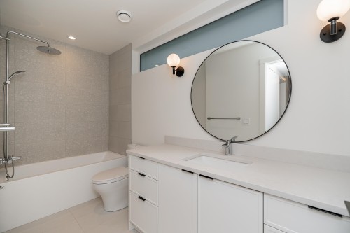 6840 Oak Street, Vancouver, BC 