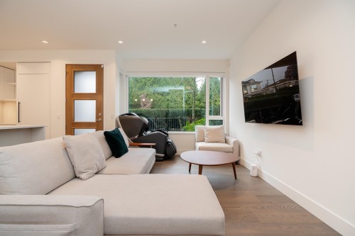 6840 Oak Street, Vancouver, BC 