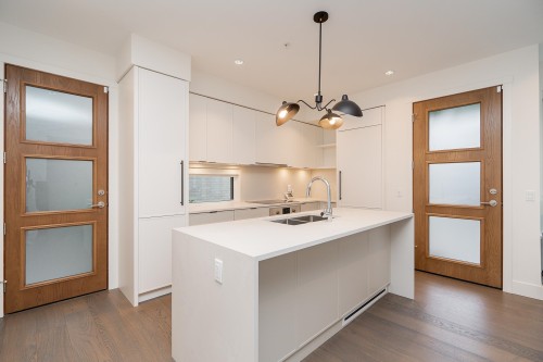 6840 Oak Street, Vancouver, BC 