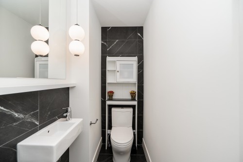 6840 Oak Street, Vancouver, BC 