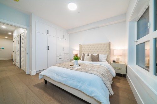 2735 8Th Avenue W, Vancouver, BC 