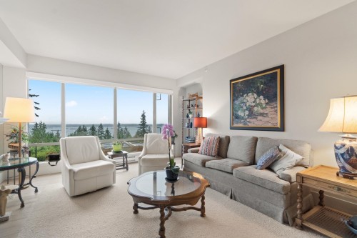 201-3105 Deer Ridge Drive, West Vancouver, BC 