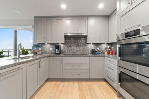 201-3105 Deer Ridge Drive, West Vancouver, BC 