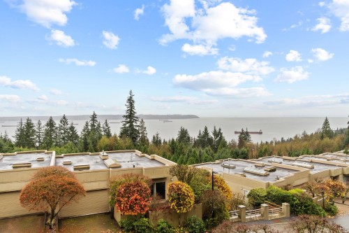 201-3105 Deer Ridge Drive, West Vancouver, BC 
