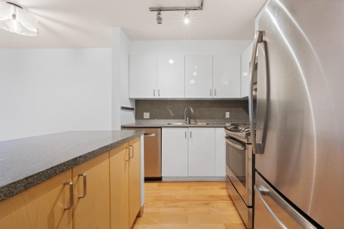 805-175 1St Street W, North Vancouver, BC 