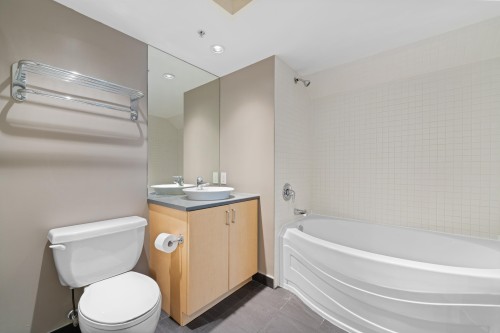 805-175 1St Street W, North Vancouver, BC 