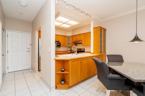 201-25 Richmond Street, New Westminster, BC 