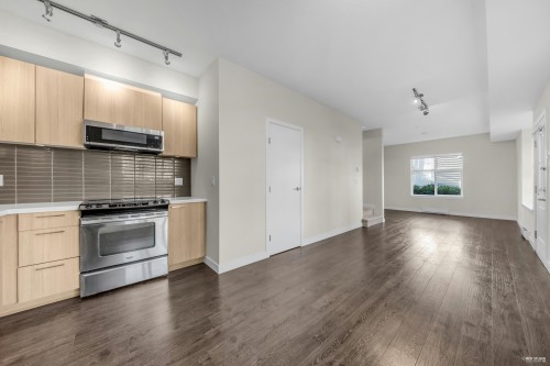 201-618 Langside Avenue, Coquitlam, BC 