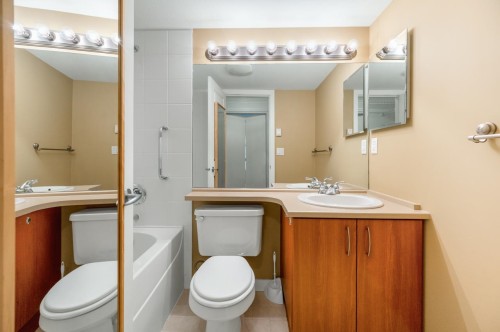 231-5700 Andrews Road, Richmond, BC 