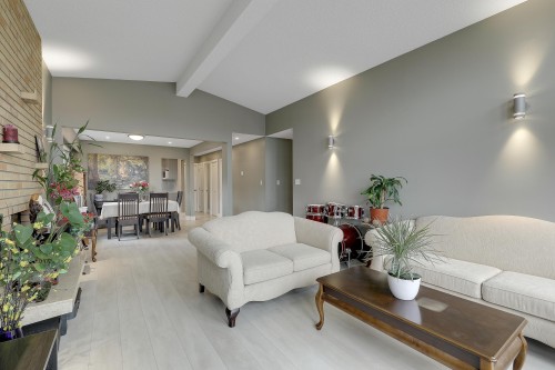 2624 Kitchener Street, Vancouver, BC 