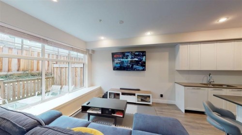 7-5188 Savile Row, Burnaby, BC 