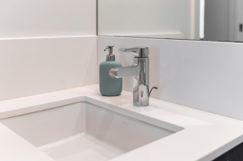 2503-1283 Howe Street, Vancouver, BC 