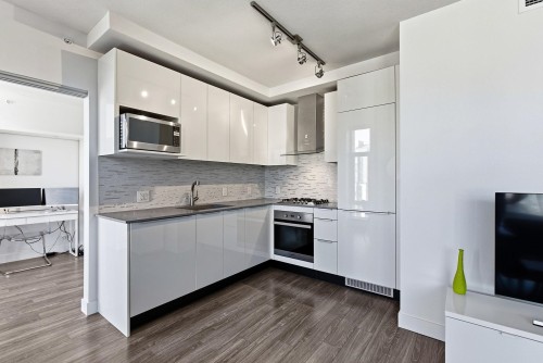 2503-1283 Howe Street, Vancouver, BC 
