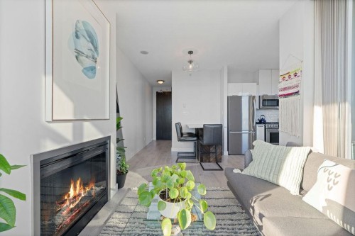 1707-151 2Nd Street W, North Vancouver, BC 