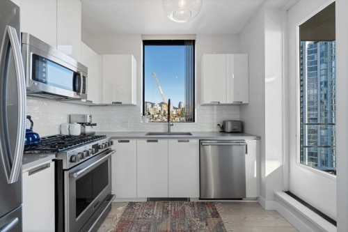 1707-151 2Nd Street W, North Vancouver, BC 