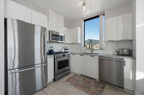 1707-151 2Nd Street W, North Vancouver, BC 