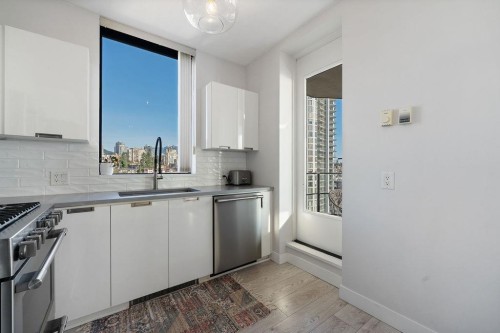 1707-151 2Nd Street W, North Vancouver, BC 