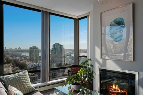 1707-151 2Nd Street W, North Vancouver, BC 