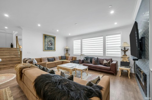 24618 105A Avenue, Maple Ridge, BC 