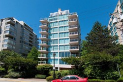 301-1455 Duchess Avenue  West Vancouver, BC V7T 1H7