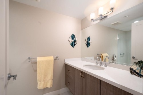 301-1455 Duchess Avenue, West Vancouver, BC 