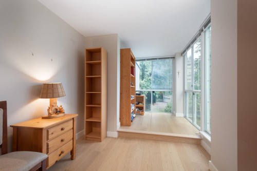 301-1455 Duchess Avenue, West Vancouver, BC 