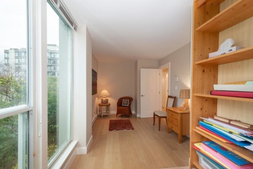 301-1455 Duchess Avenue, West Vancouver, BC 