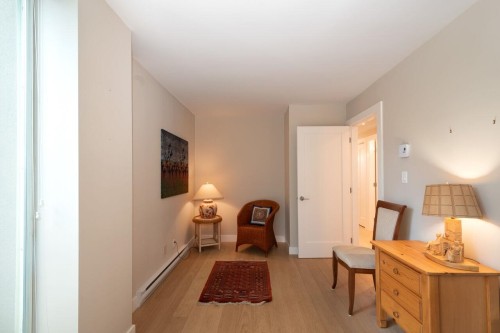 301-1455 Duchess Avenue, West Vancouver, BC 