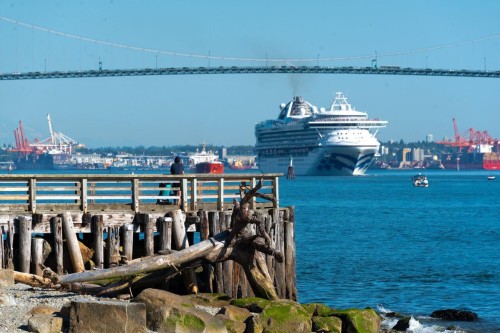 301-1455 Duchess Avenue, West Vancouver, BC 