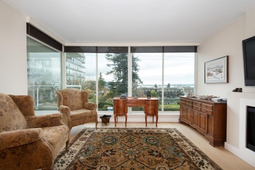 301-1455 Duchess Avenue, West Vancouver, BC 