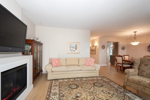 301-1455 Duchess Avenue, West Vancouver, BC 