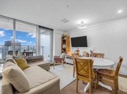 3010-1480 Howe Street  Vancouver, BC V6Z 0G5