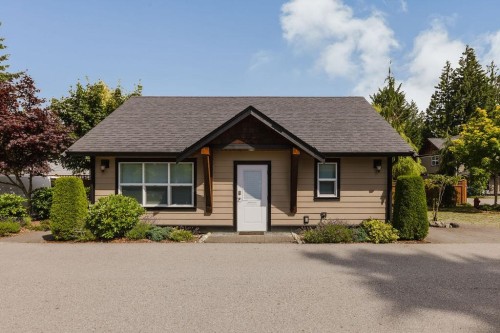 201-518 Shaw Road, Gibsons, BC 