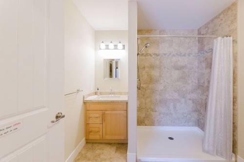 201-518 Shaw Road, Gibsons, BC 