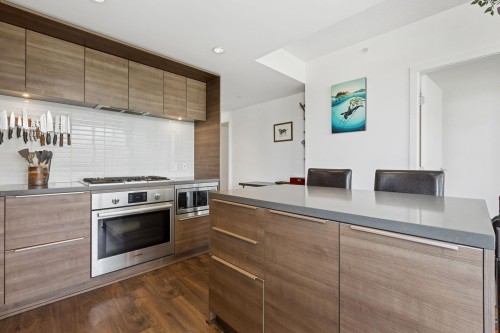 1702-1550 Fern Street, North Vancouver, BC 