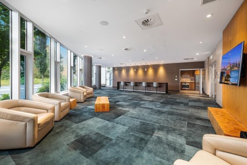 1702-1550 Fern Street, North Vancouver, BC 