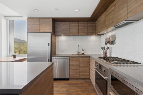 1702-1550 Fern Street, North Vancouver, BC 