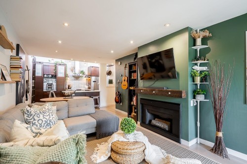 304-1420 7th Avenue E Vancouver, BC V5N 1R8