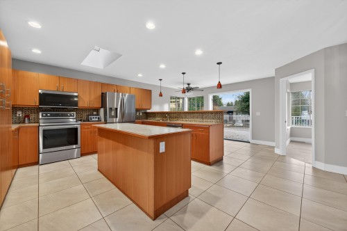 21105 River Road, Maple Ridge, BC 