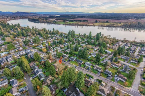 21105 River Road, Maple Ridge, BC 