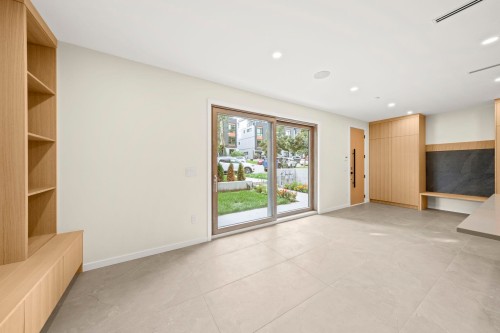 1-2091 20Th Avenue E, Vancouver, BC 