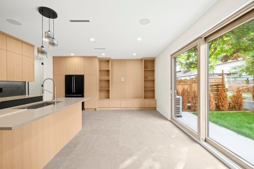 1-2091 20Th Avenue E, Vancouver, BC 