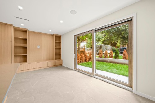 1-2091 20Th Avenue E, Vancouver, BC 