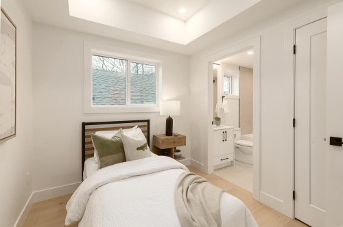 1-3508 Pender Street E, Vancouver, BC 