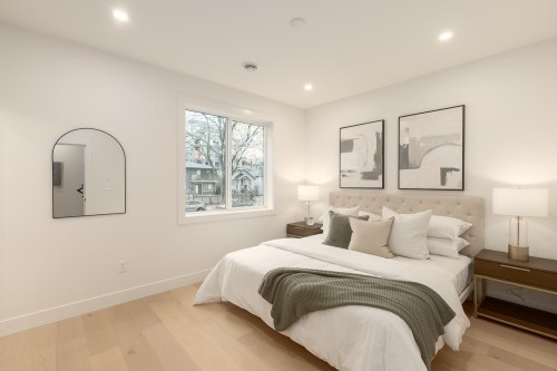 1-3508 Pender Street E, Vancouver, BC 