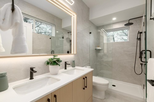 1-3508 Pender Street E, Vancouver, BC 