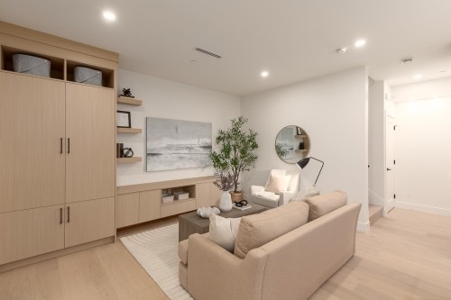 1-3508 Pender Street E, Vancouver, BC 