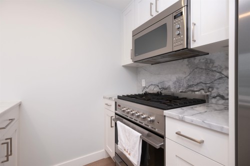 1006-928 Richards Street, Vancouver, BC 